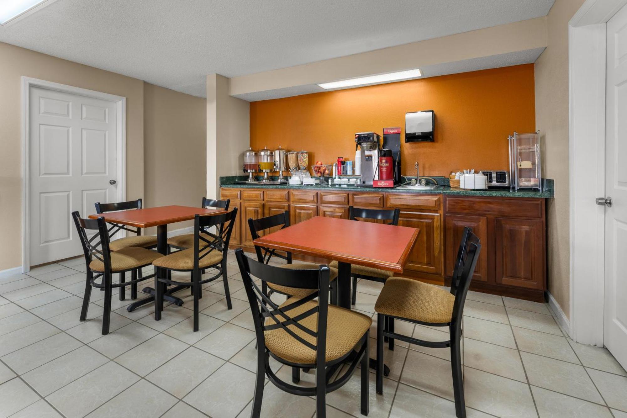 Americas Best Value Inn-Montezuma Ngoại thất bức ảnh