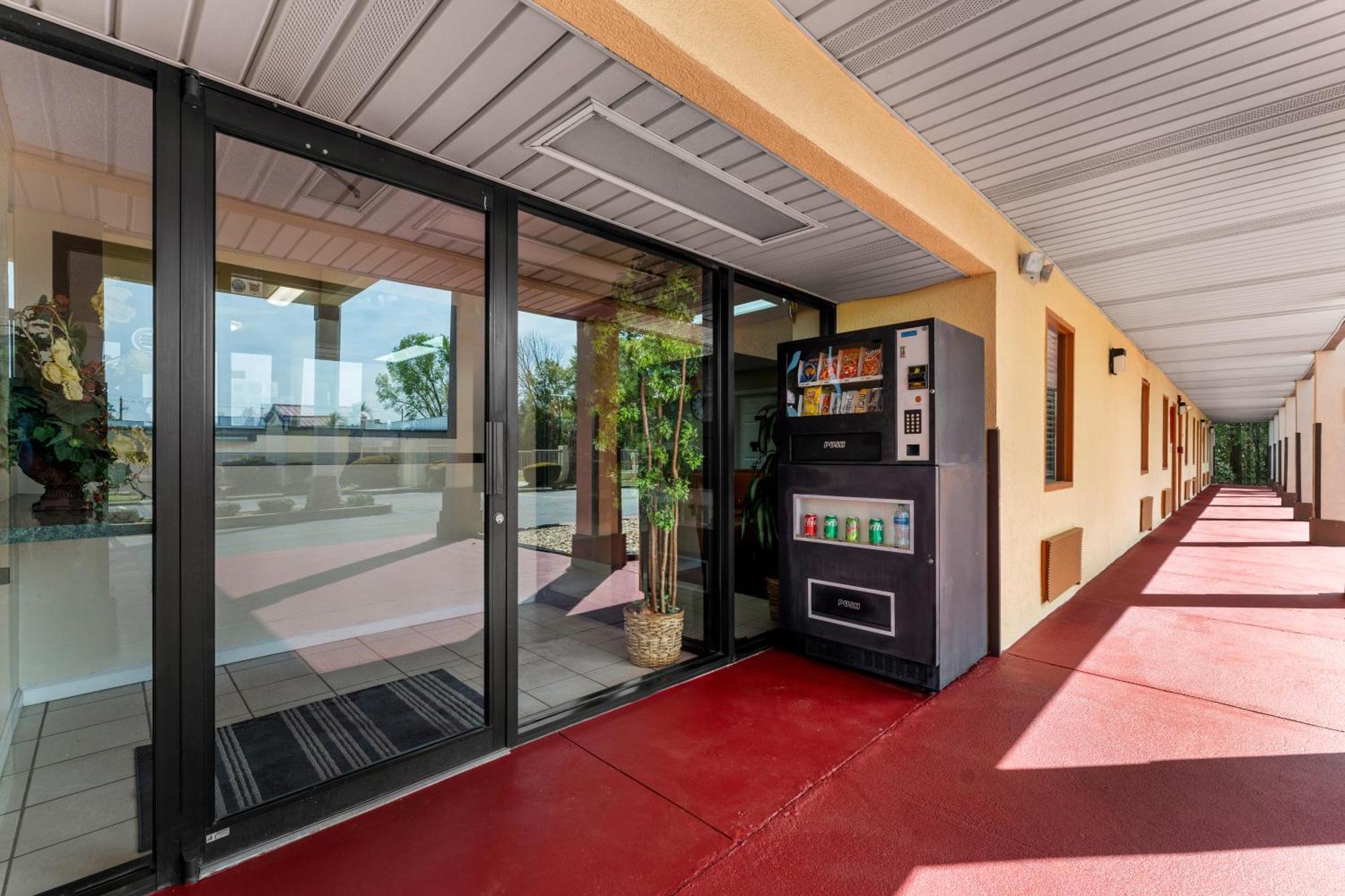 Americas Best Value Inn-Montezuma Ngoại thất bức ảnh